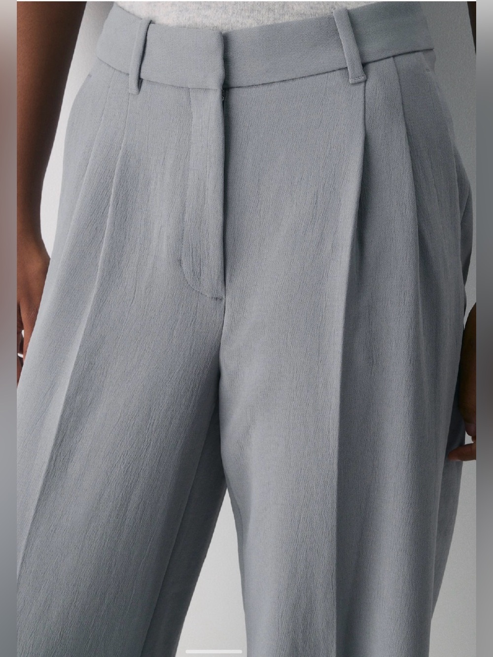 Aritzia WILFRED Size 4 Effortless Crepe  High Rise Pants Gray Trousers Office